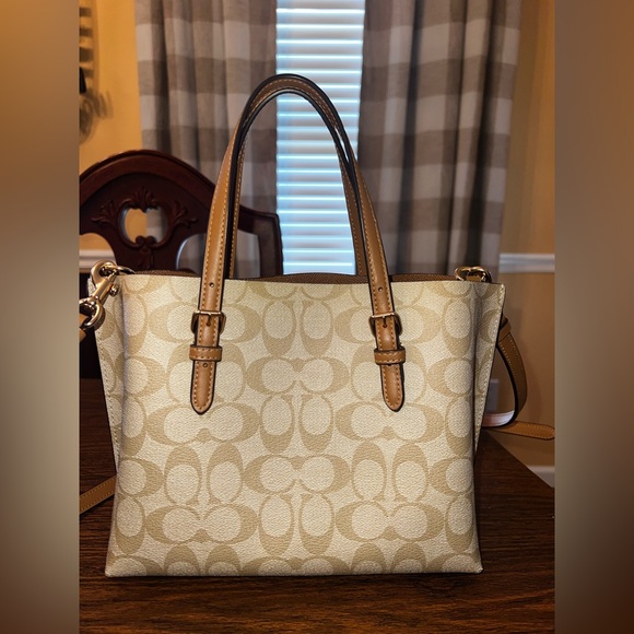 Coach Signature Mollie Tote 25 - Picture 5 of 9
